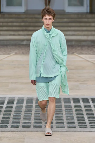 Look 6